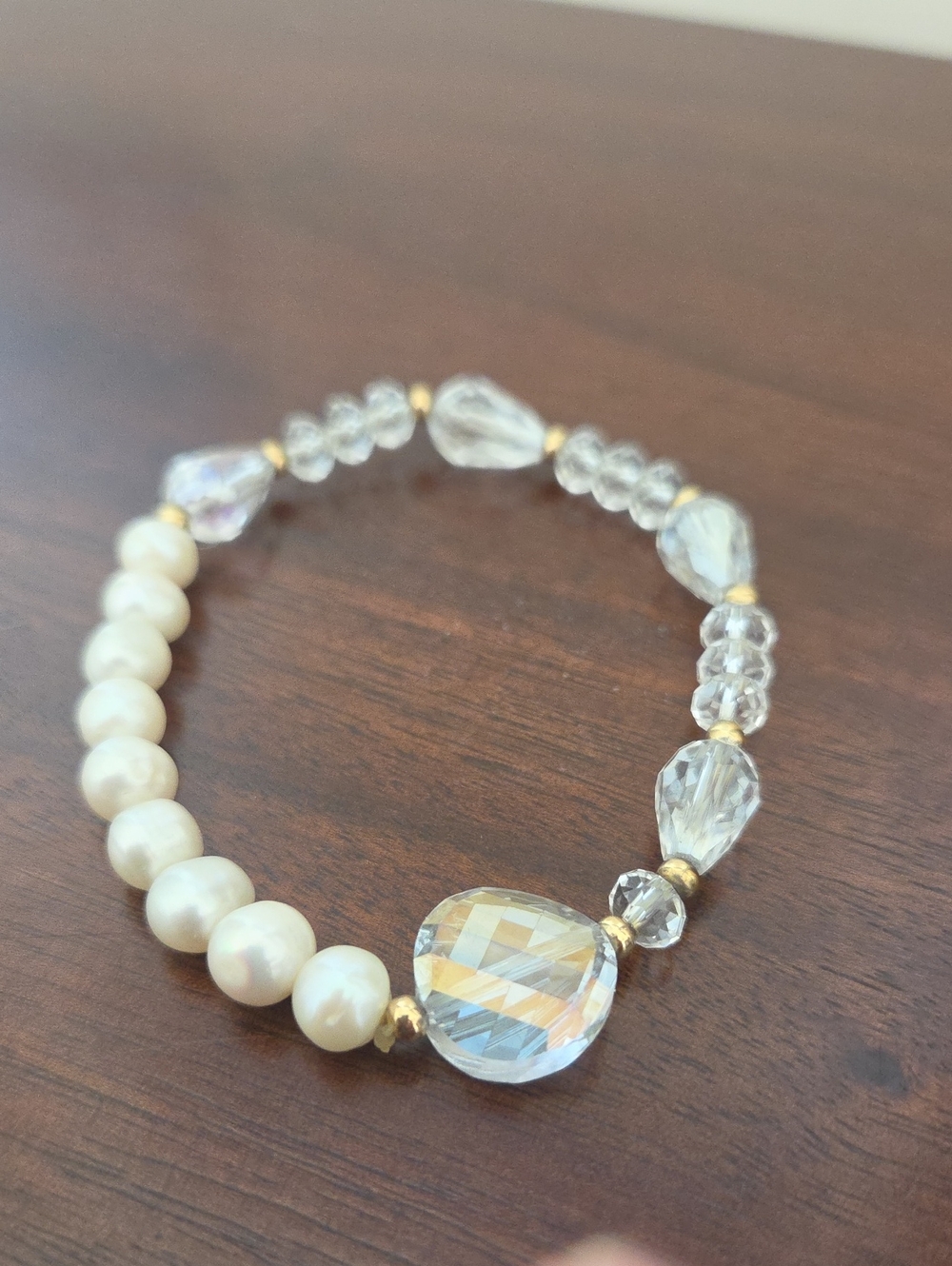 Crystal & Pearl Stretch Bracelet in Clear and Cream